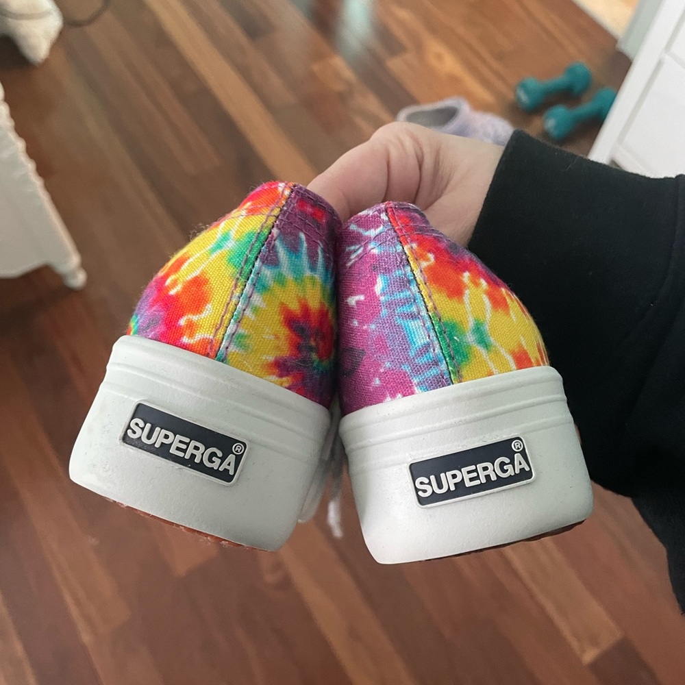 Brand New Superga Tie Dye Woman’s 7 Platform Sneaker - Picture 4 of 4